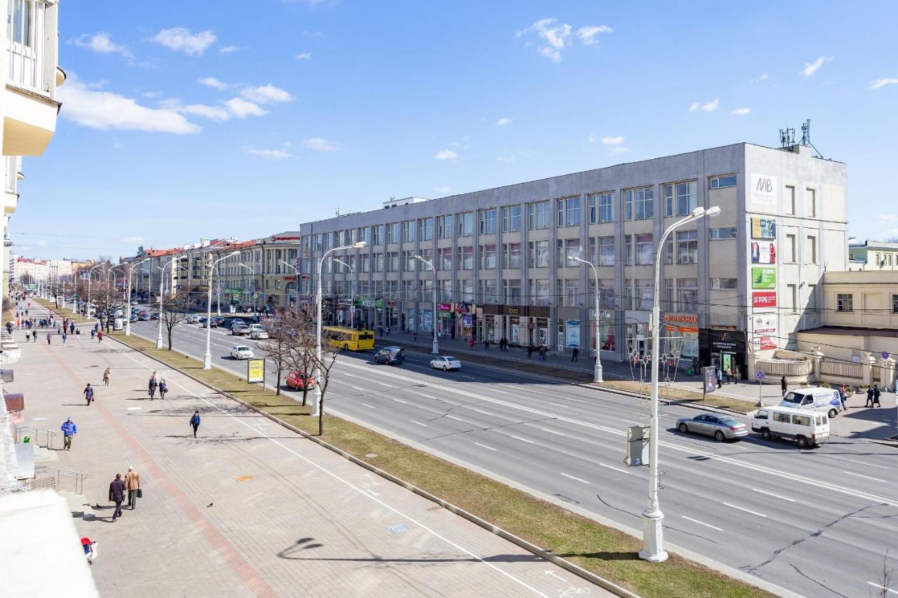 Apartments On Ploscha Yakuba Kolasa Minsk Exteriör bild